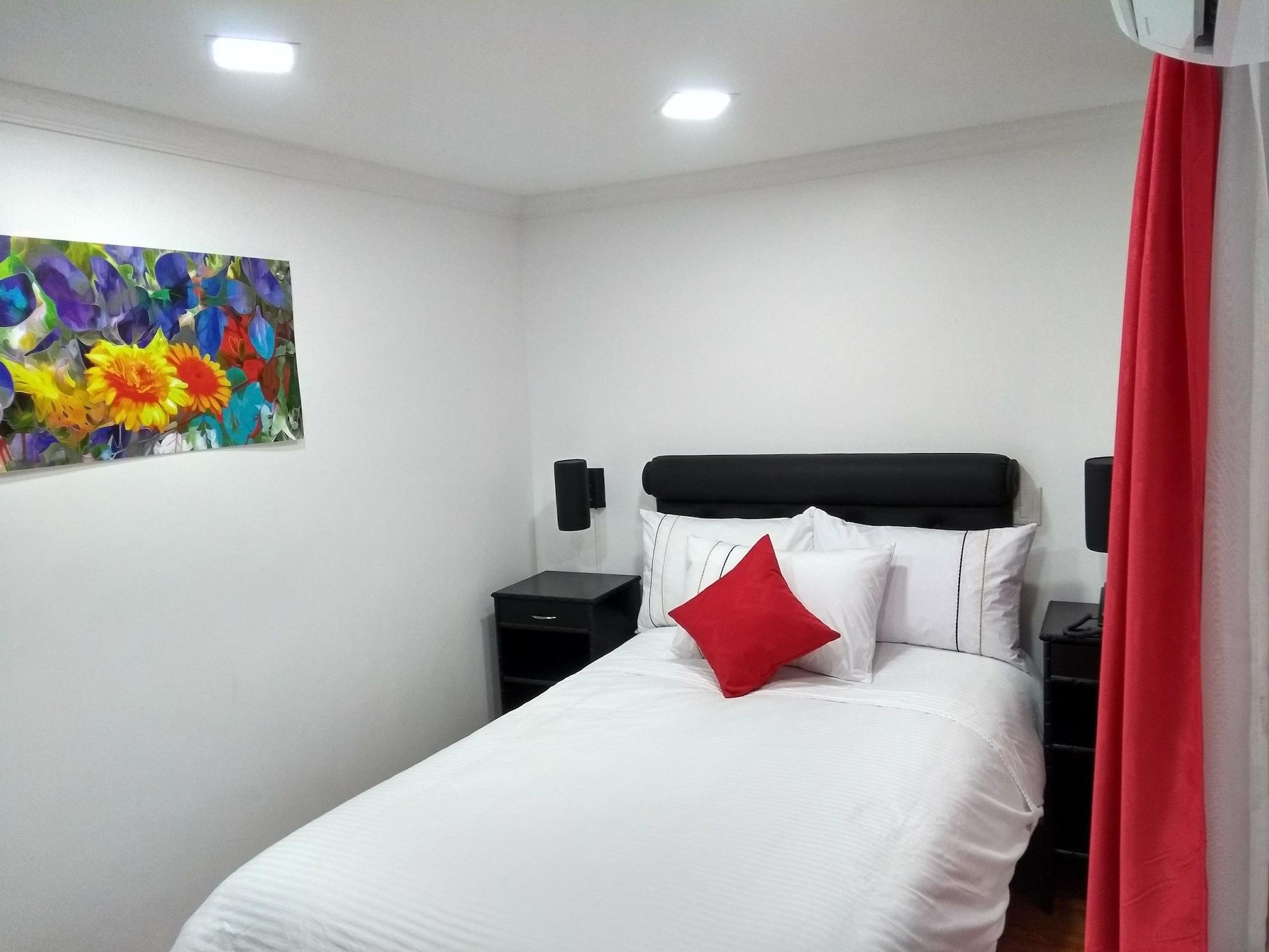 Hotel Veler Restaurante เมเดยิน ภายนอก รูปภาพ