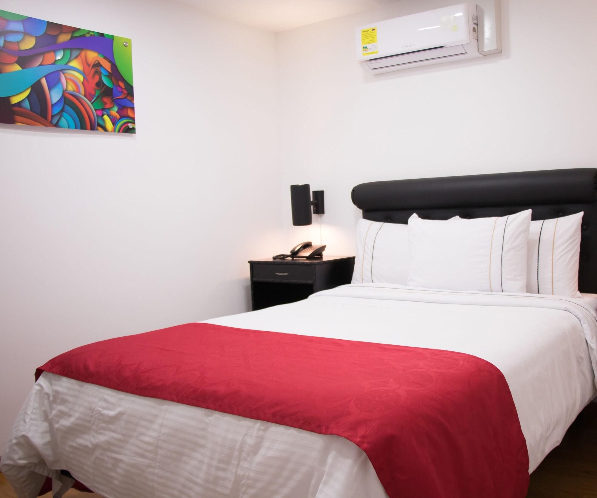 Hotel Veler Restaurante เมเดยิน ภายนอก รูปภาพ