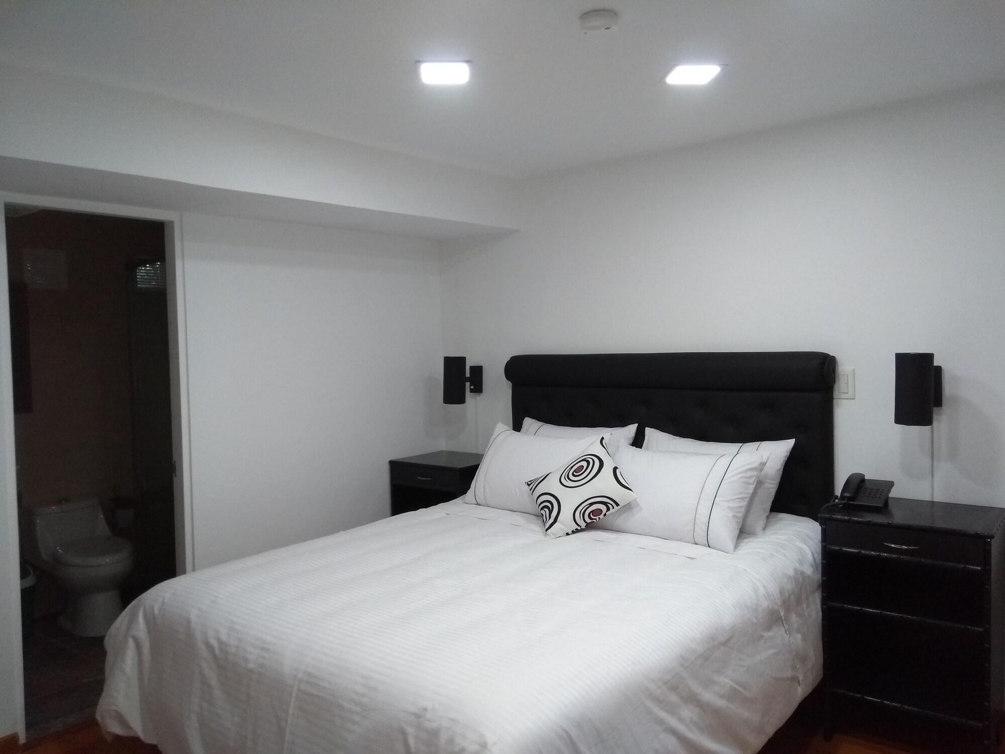 Hotel Veler Restaurante เมเดยิน ภายนอก รูปภาพ